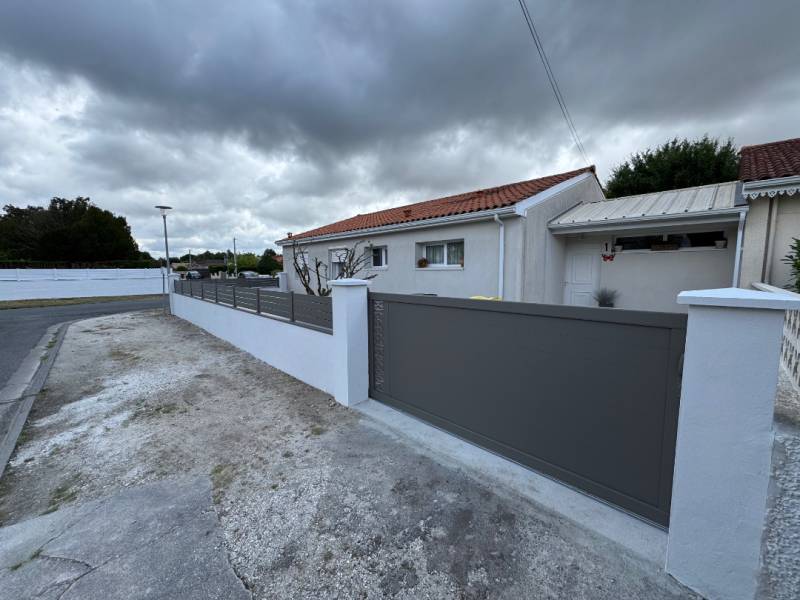 Pose d'un portail et clôture sur la commune d'Ares